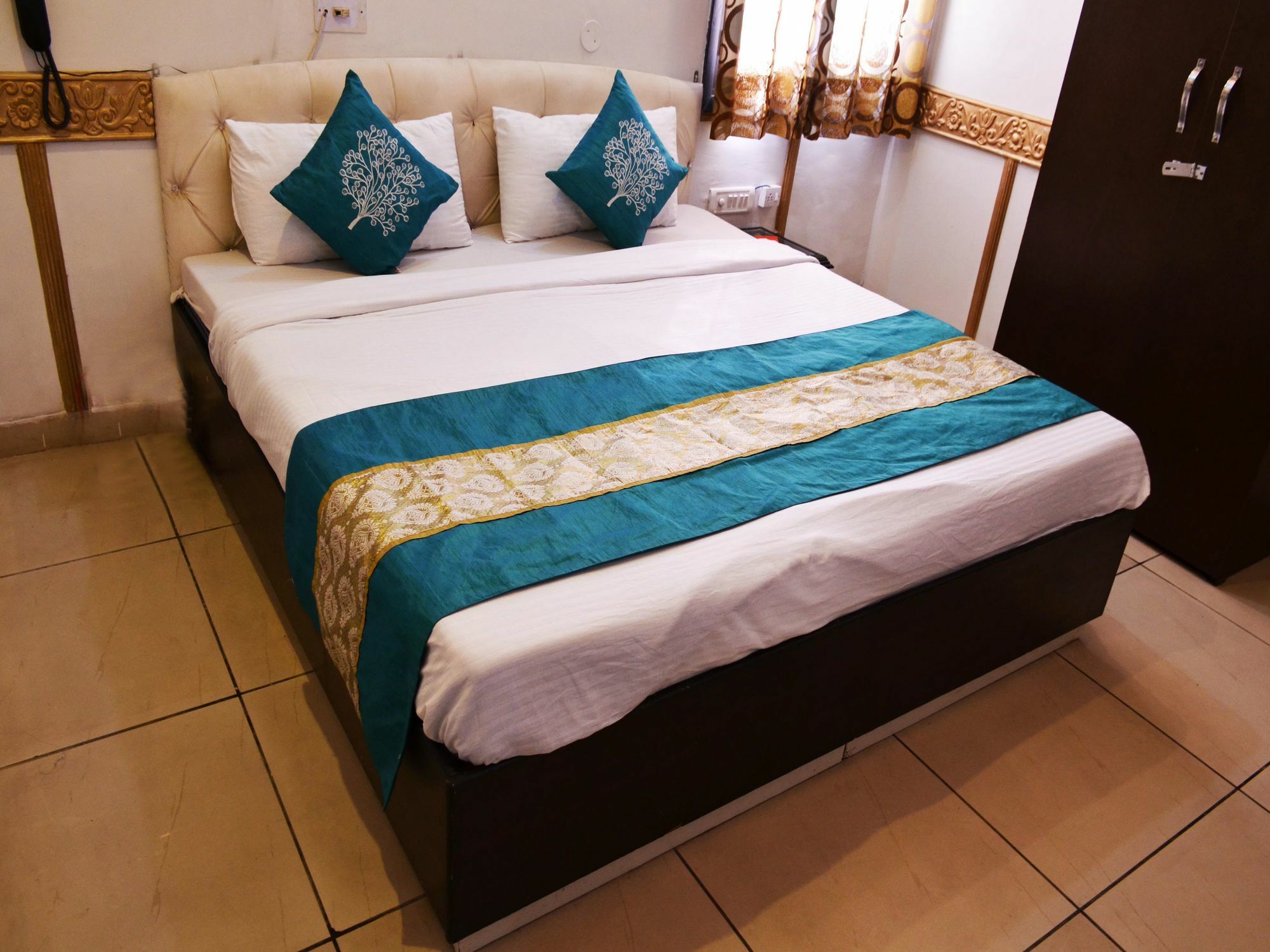 Oyo 5884 Amante Hotel Chandīgarh Eksteriør billede