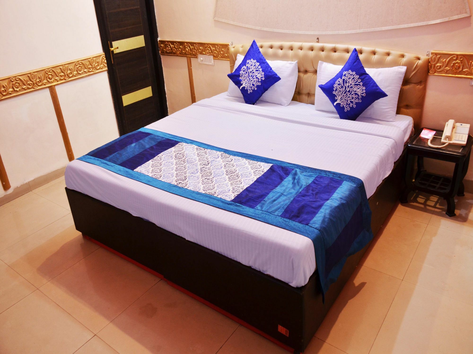 Oyo 5884 Amante Hotel Chandīgarh Eksteriør billede