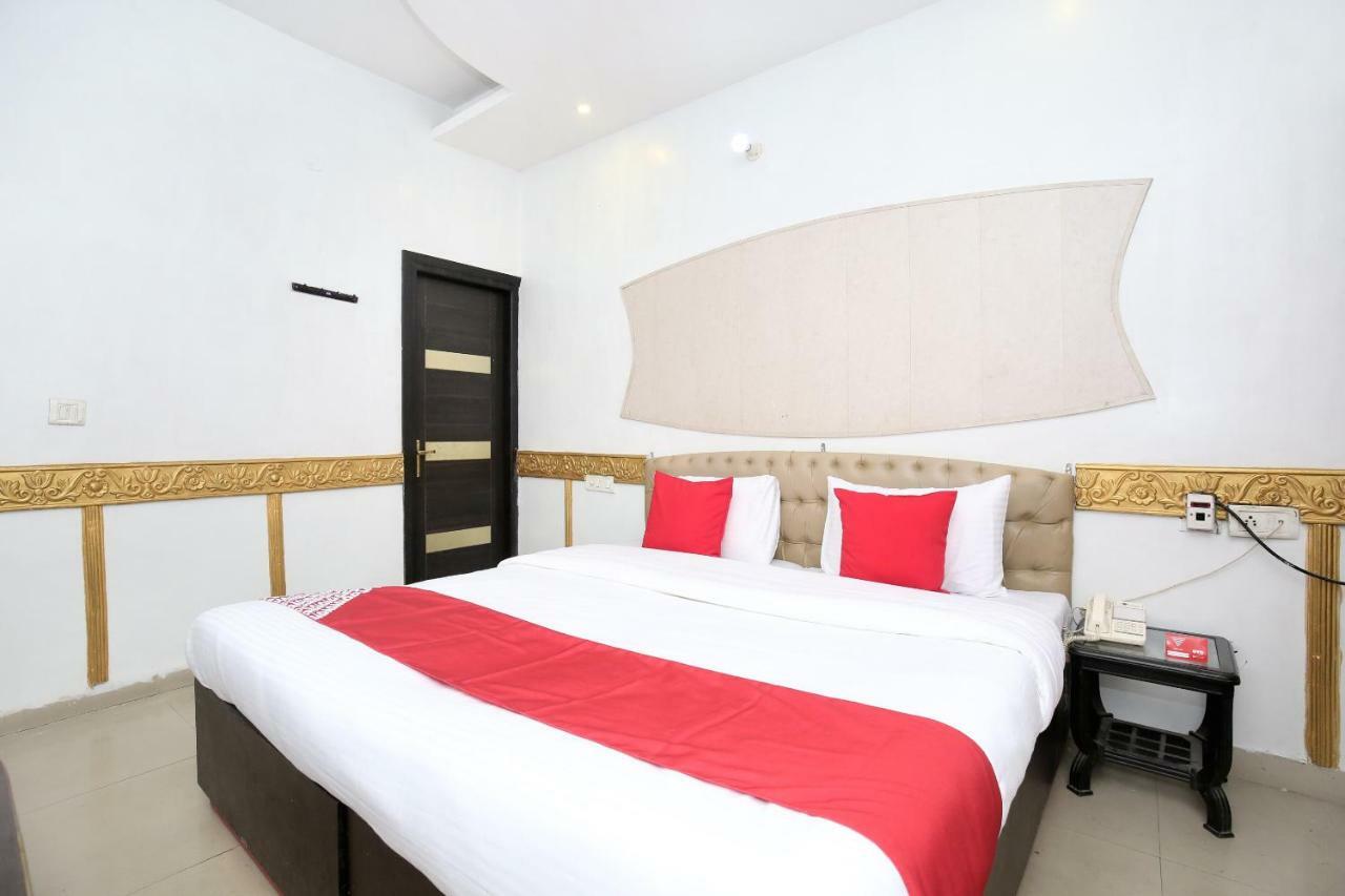 Oyo 5884 Amante Hotel Chandīgarh Eksteriør billede